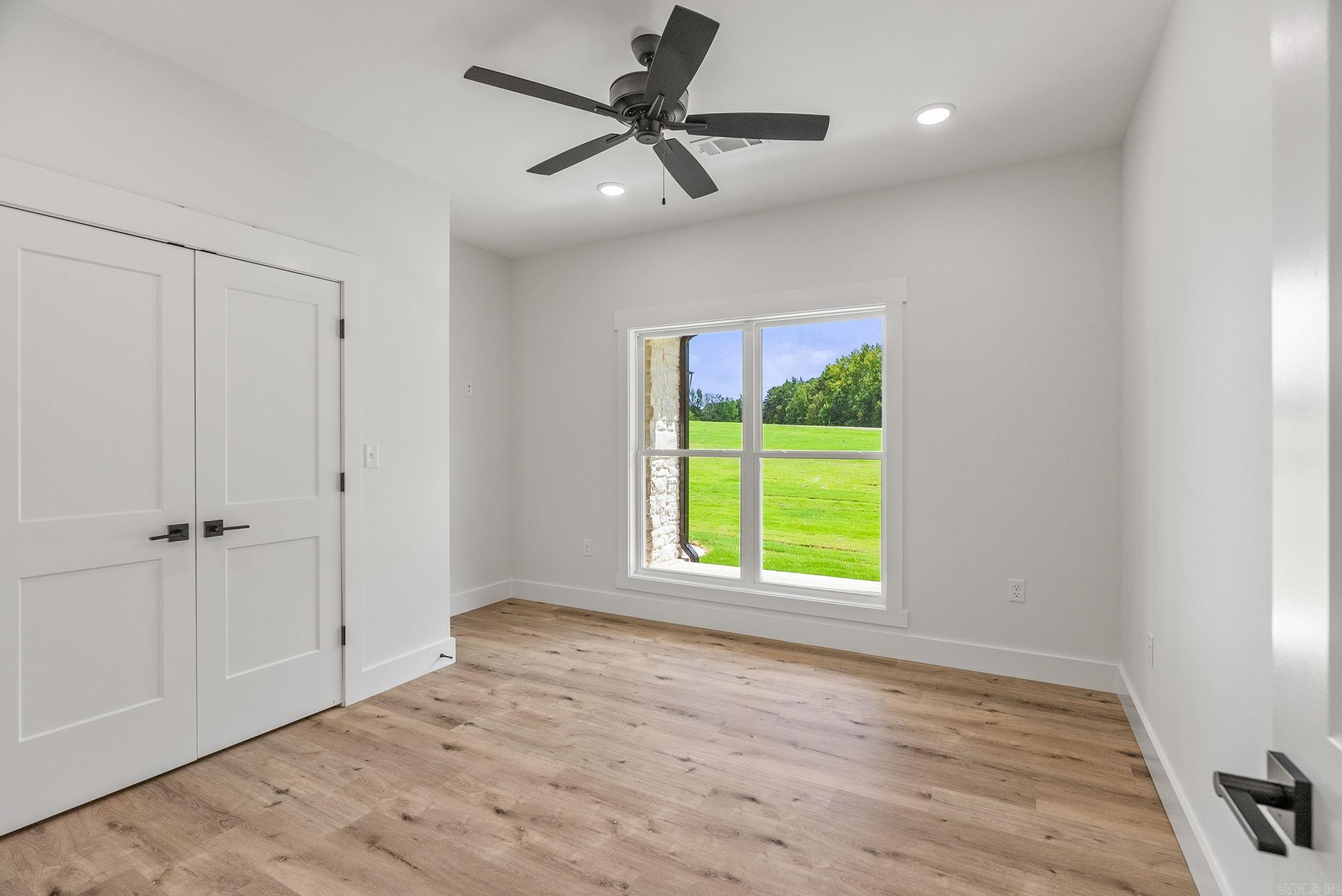 CRYSTAL BROOKE SHORES - Residential