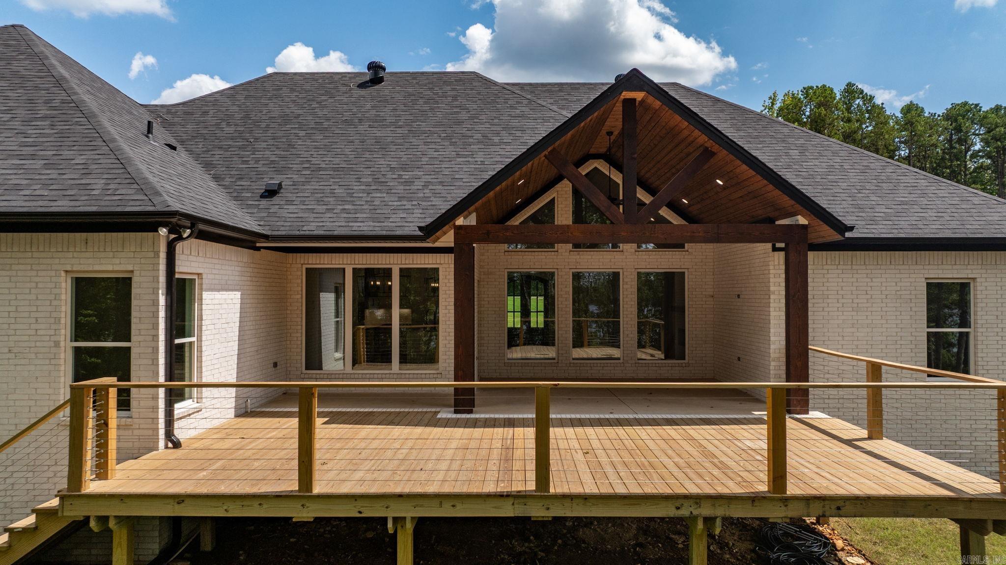 CRYSTAL BROOKE SHORES - Residential