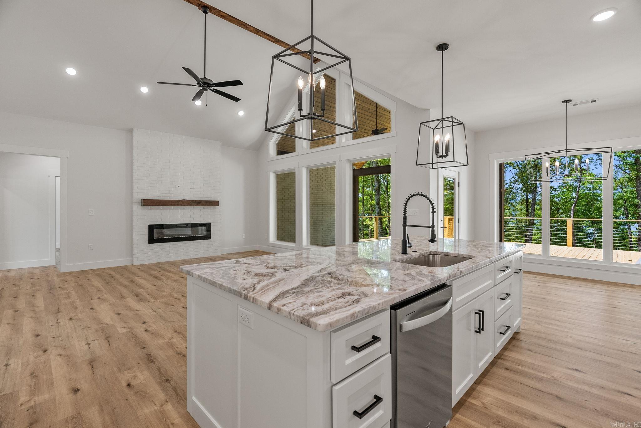 CRYSTAL BROOKE SHORES - Residential