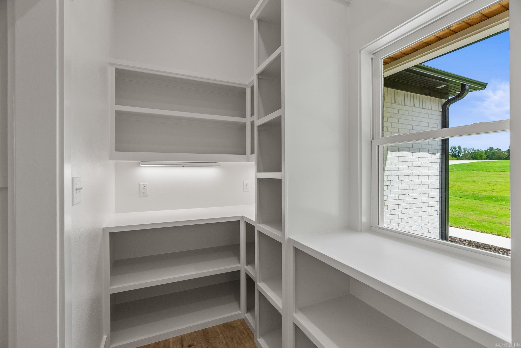 CRYSTAL BROOKE SHORES - Residential