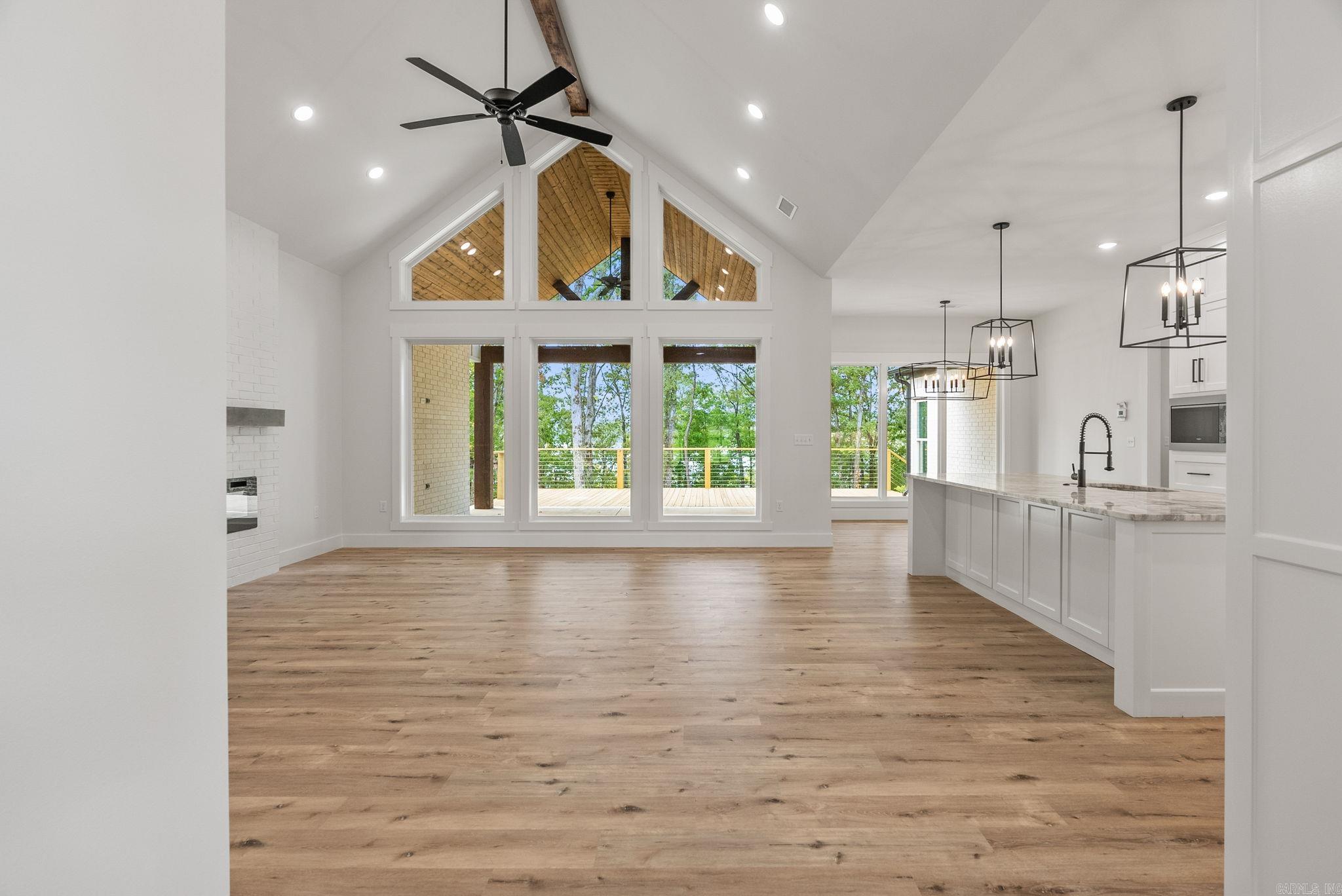 CRYSTAL BROOKE SHORES - Residential