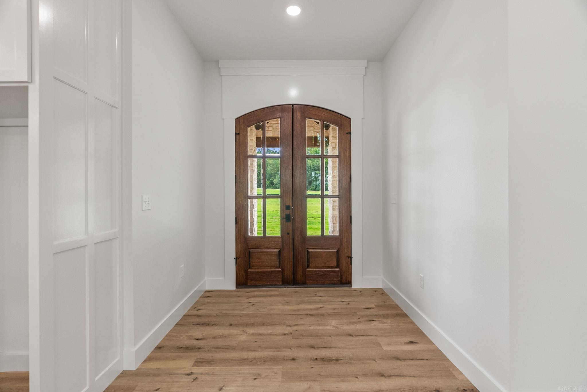 CRYSTAL BROOKE SHORES - Residential