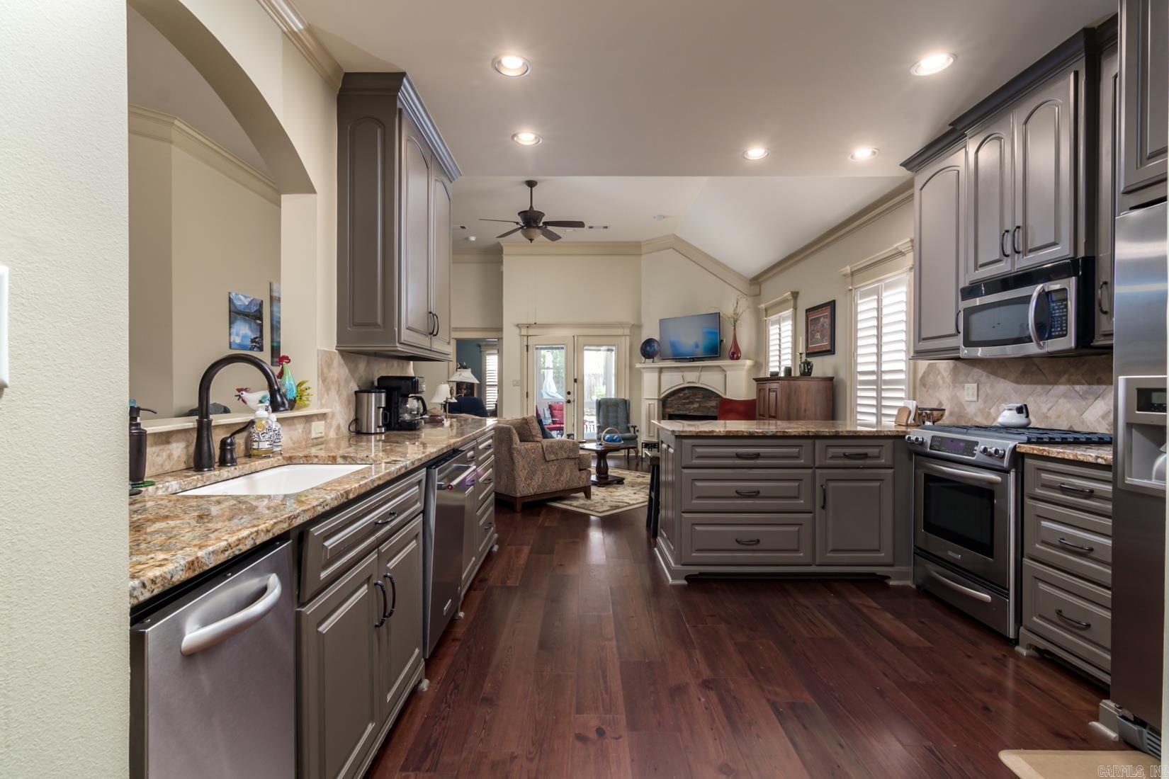 LONGLEAF COVE - Residential