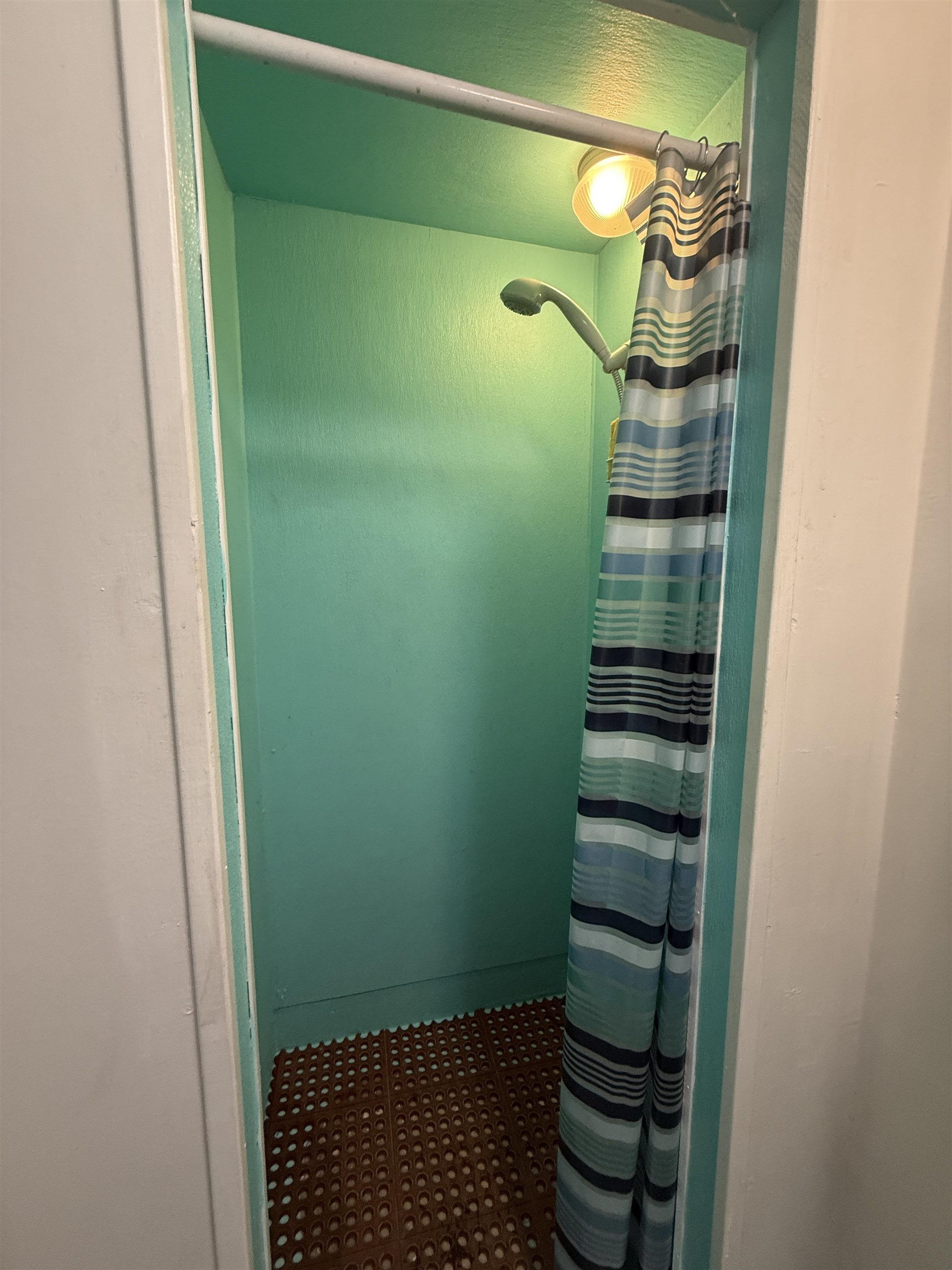 West Lake Estates 1st - Residential Lease