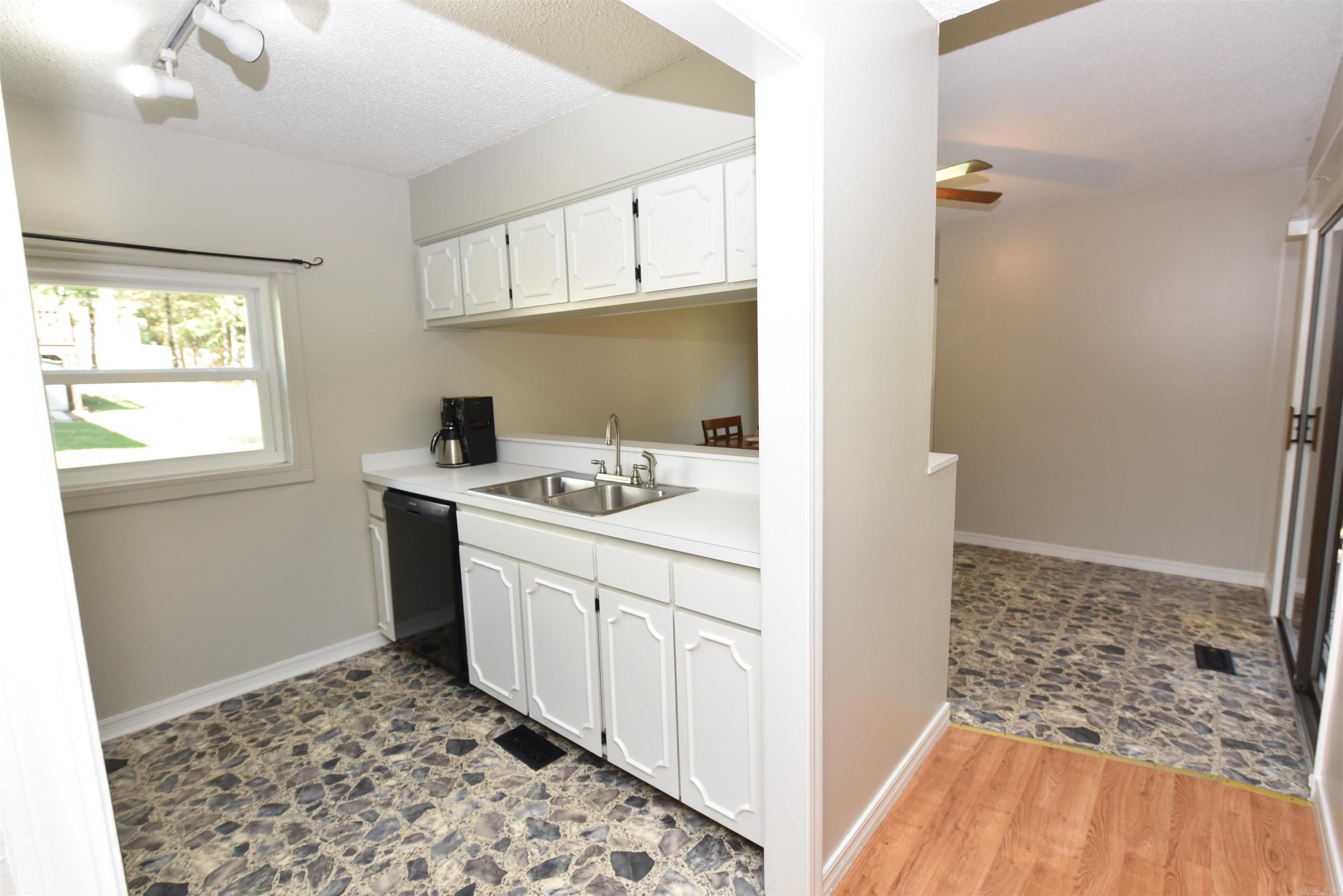 CHELSEA GLADE - Residential