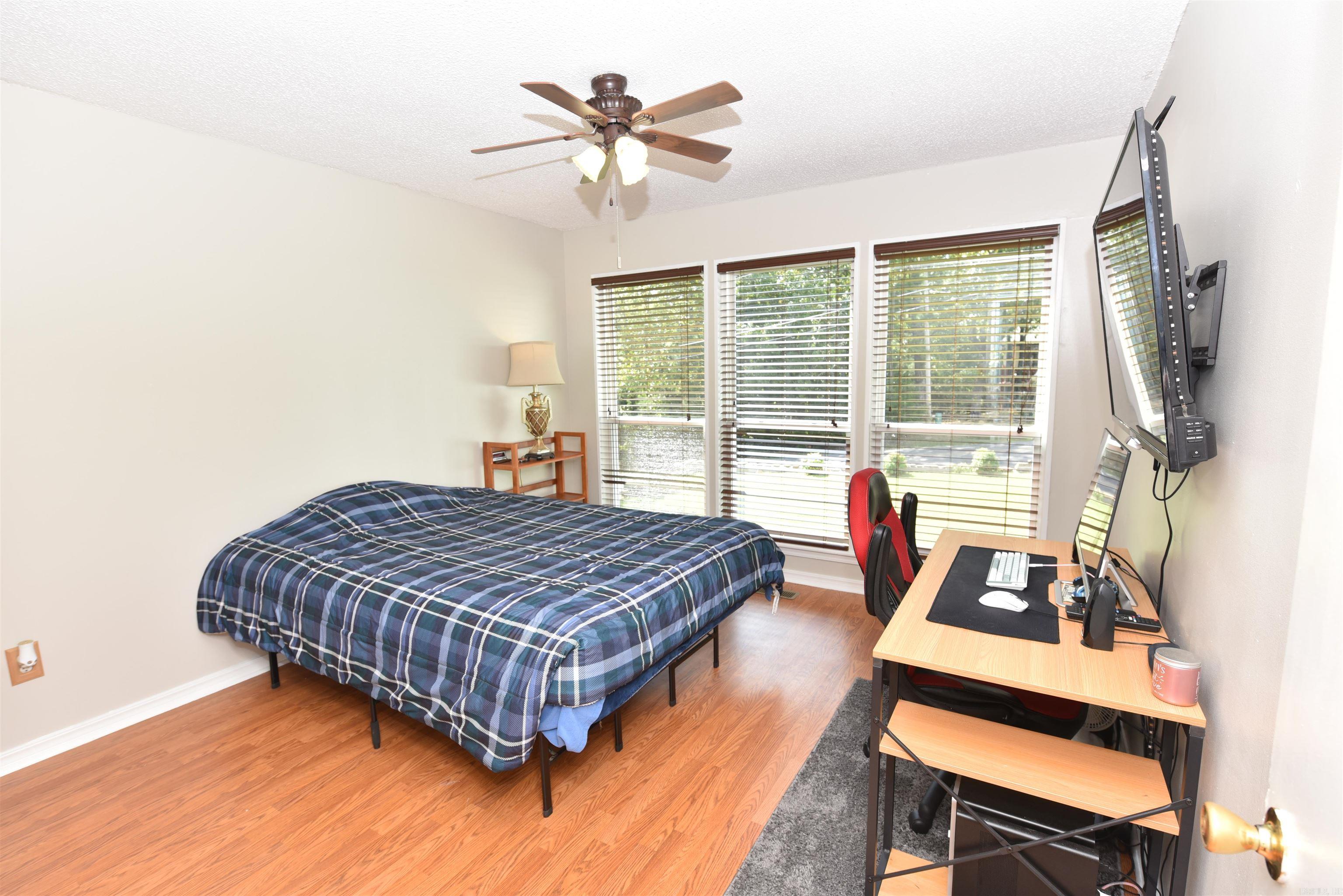 CHELSEA GLADE - Residential