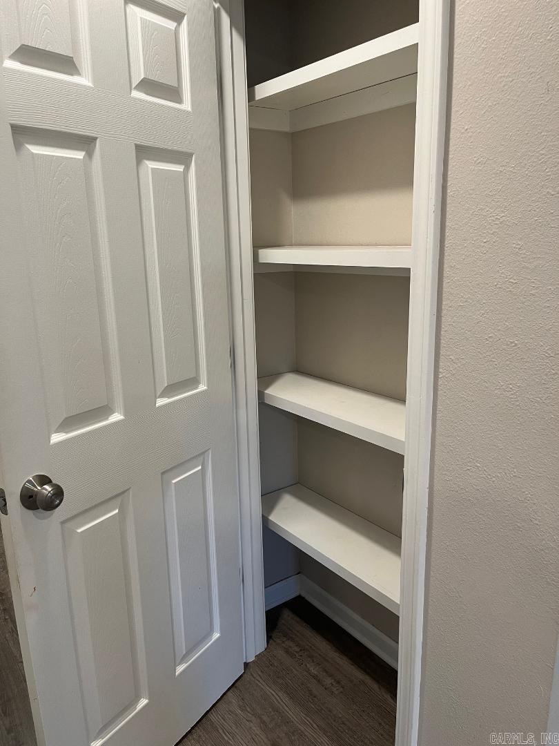 Mcintosh 1st - Residential