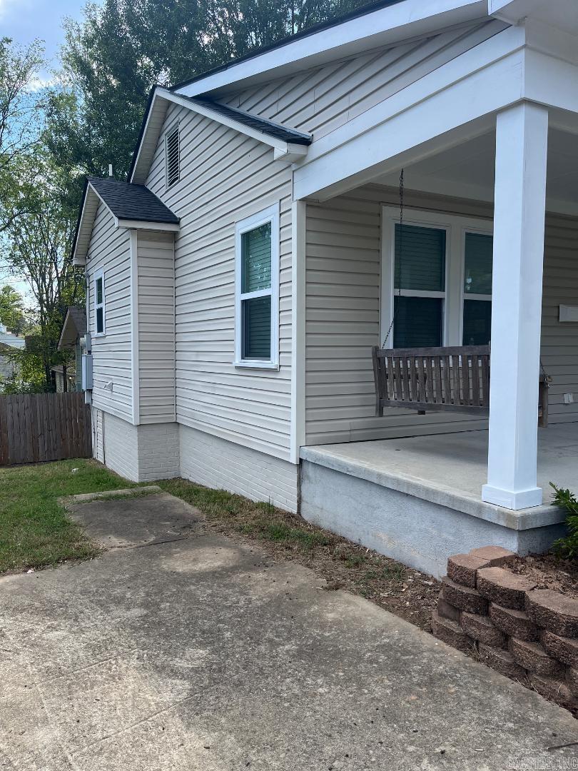 Mcintosh 1st - Residential