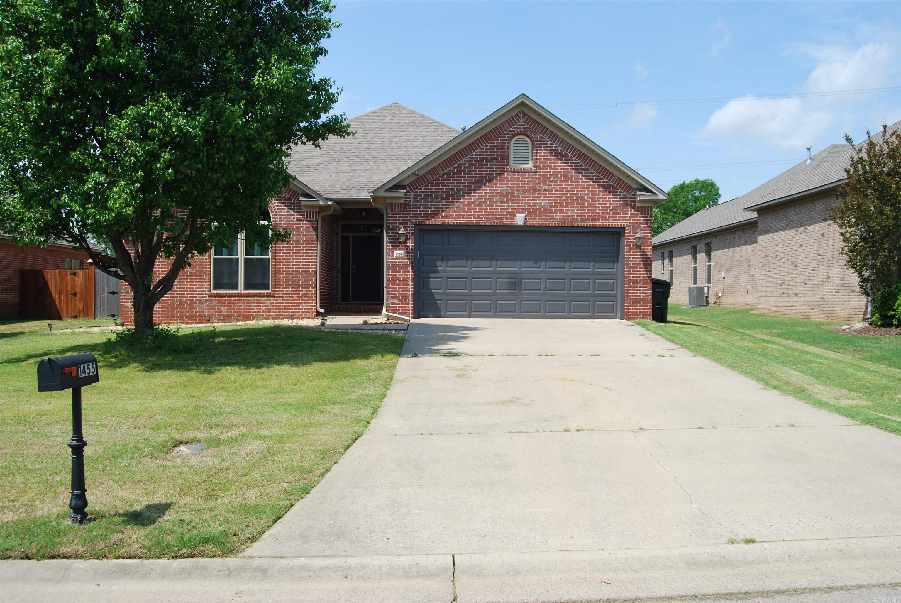 CLUB CREEK - Residential