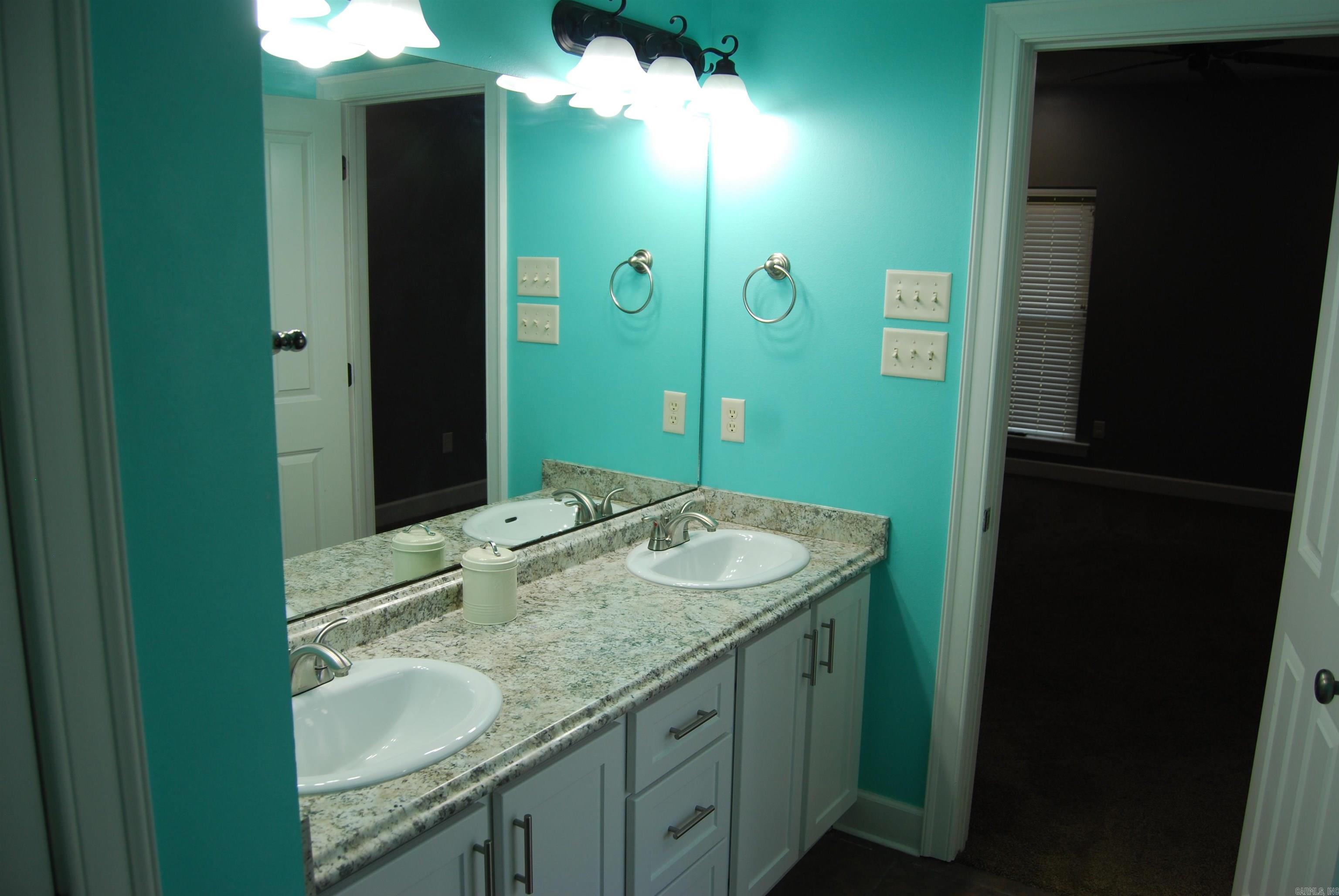 CLUB CREEK - Residential