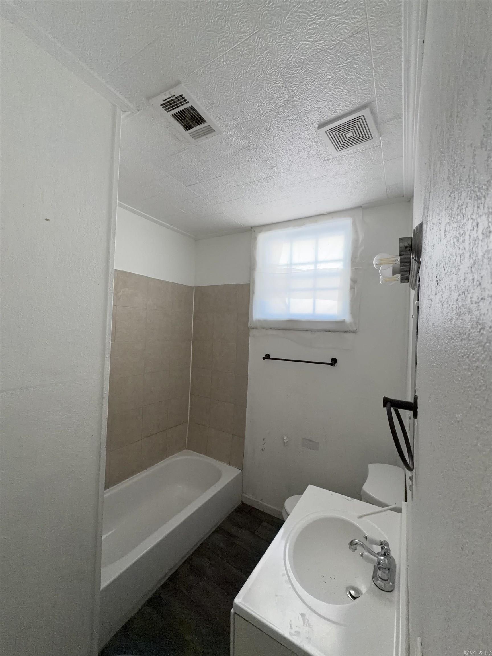 Gregg & Houghton - Residential