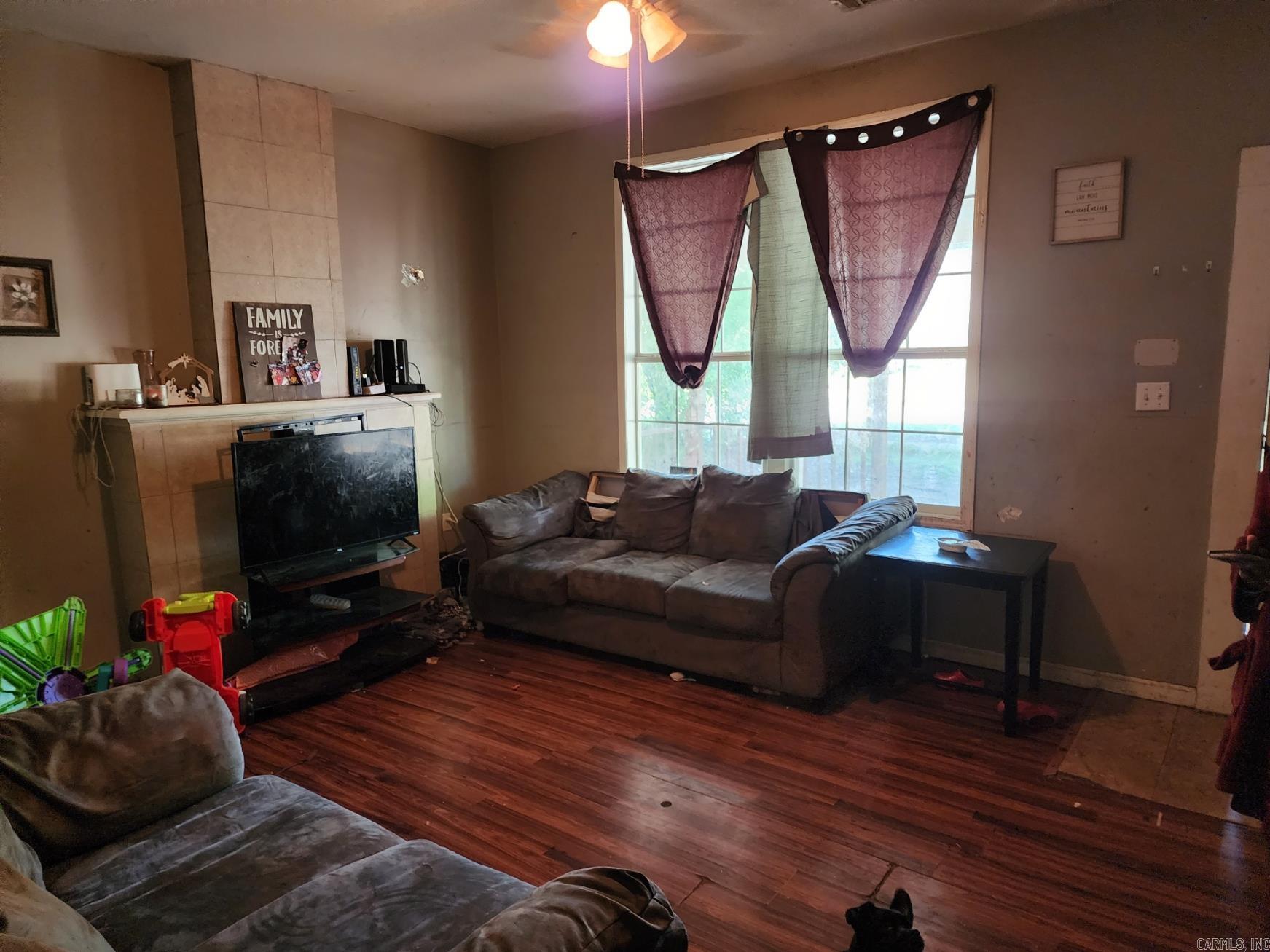 Gregg & Houghton - Residential