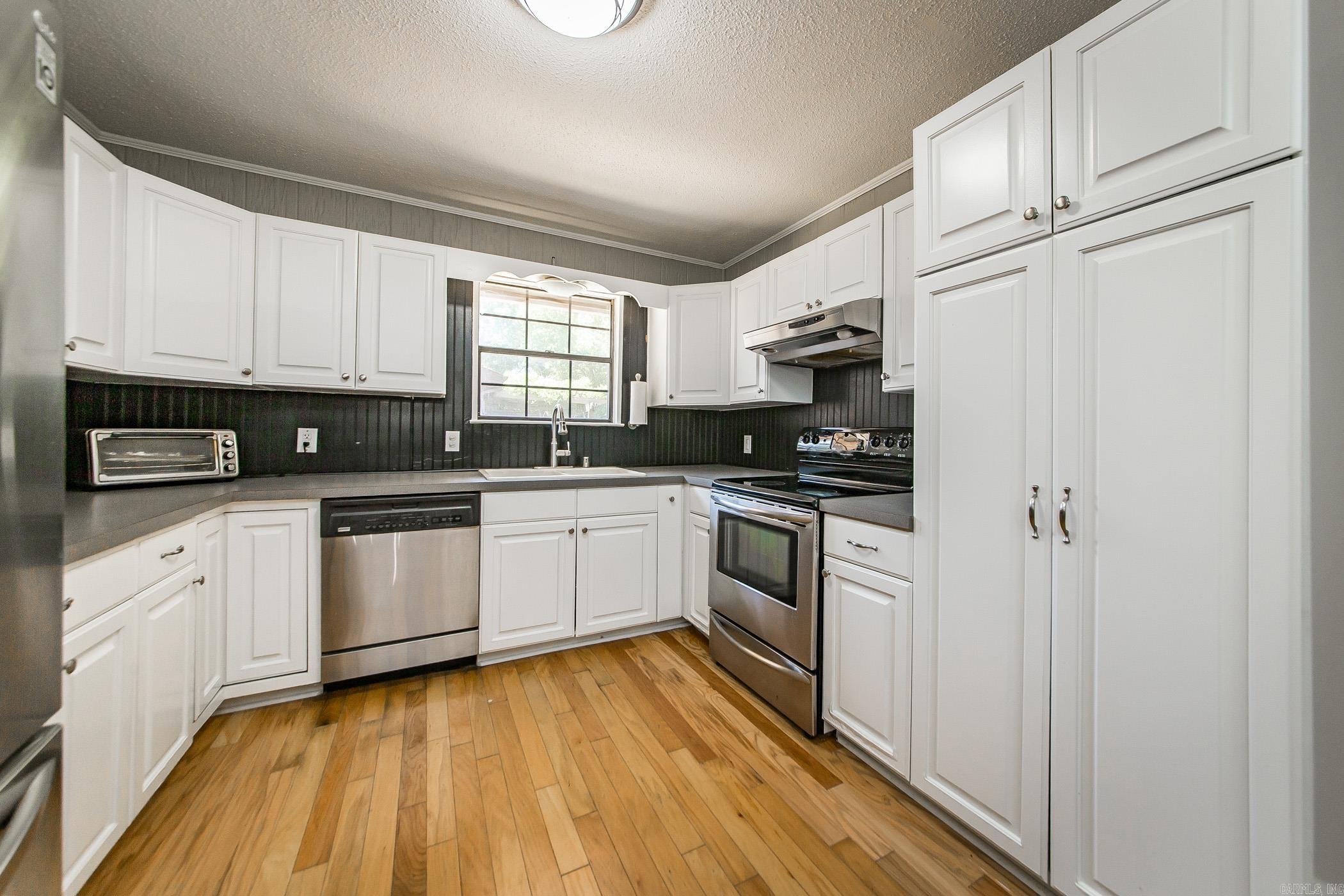 FOXWOOD J - Residential