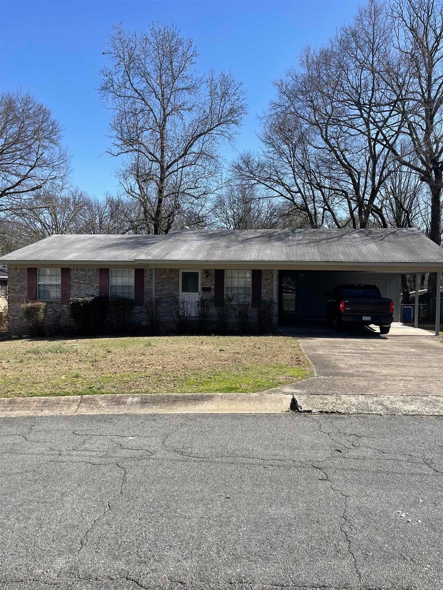 This house has it all and is in the North Little Rock, Completely remodeled with hardwoods, granite, tile, hardwoods, washer/dryer hookups and more. 3 bed/2 bath, This is a must see home in one of the best spots in a great neighborhood in North Little Rock. Also has a two car carport and very large fenced in backyard with a nice back patio/deck.  Fill out the application and we will set up a showing with you...PLEASE HIT SKIP WHEN ASKED FOR APPICATION FEE. if you decide that you want the property...we will collect $25 for each application (each person over 18 living in home has to fill out a separate application) PLEASE MAKE SURE YOU UPLOAD ALL ATTACHMENTS,,, APPLICATIONS WILL NOT BE PROCESSED WITHOUT THESE ITEMS. IF YOU HAVE BEEN ON YOUR JOB LESS THAN 1 YEAR..... WE WILL NEED TO KNOW THE PREVIOUS EMPLOYER AND/OR SEE W2 FOR THAT YEAR.  Security deposit: $1550.00 - Application Fee: $25 per applicant - Utilities: Tenants pay ALL utilities, - Lease Term: 12 months - No pets