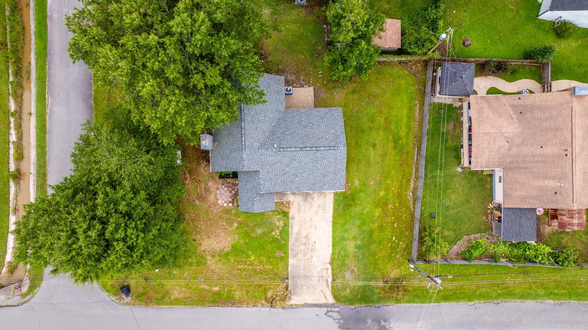 PLEASANT OAKS - Residential