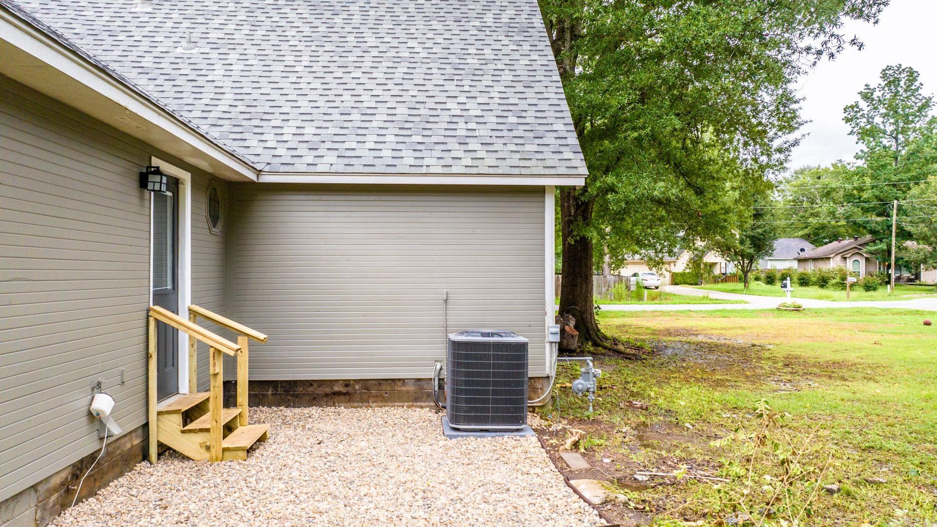 PLEASANT OAKS - Residential