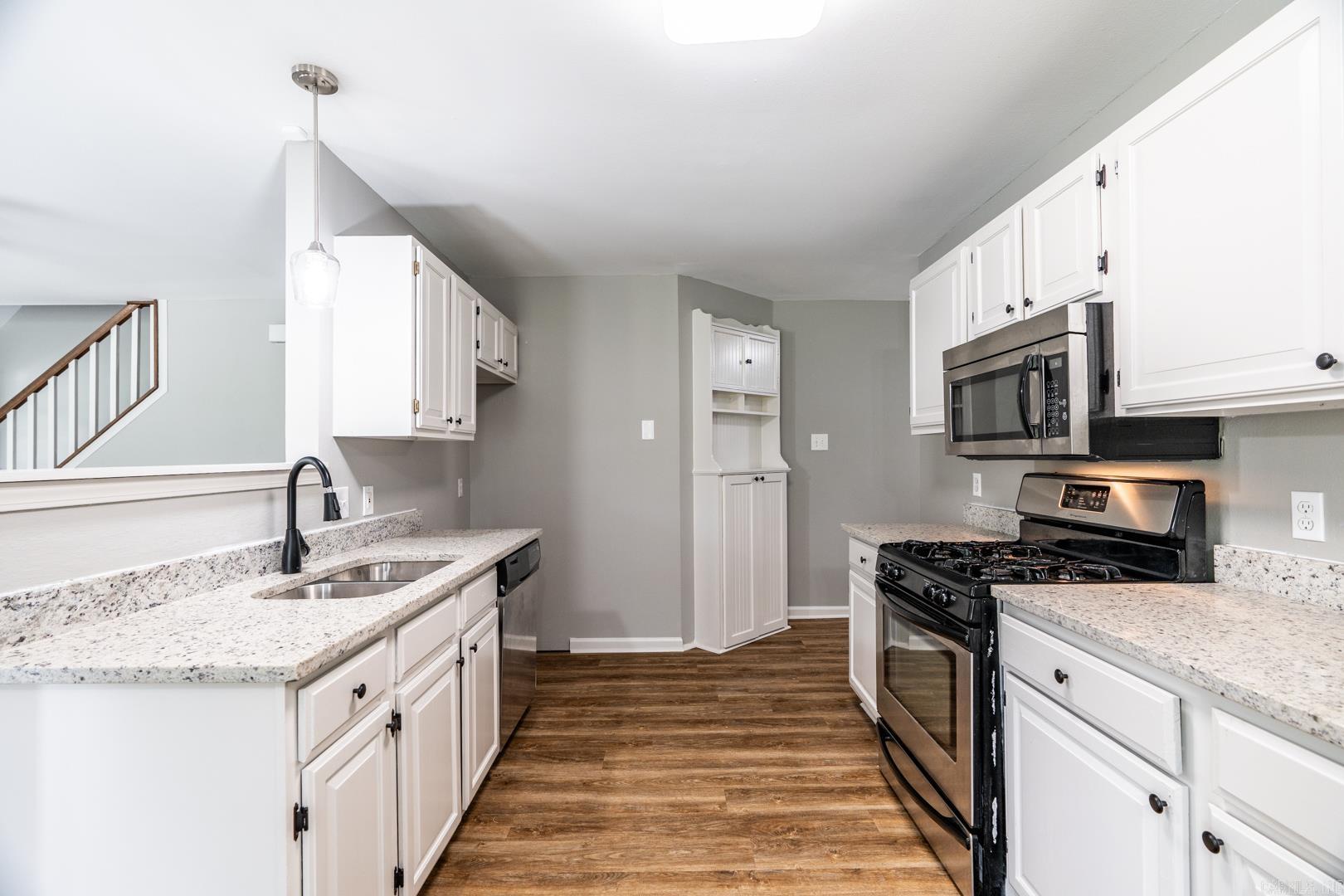 PLEASANT OAKS - Residential