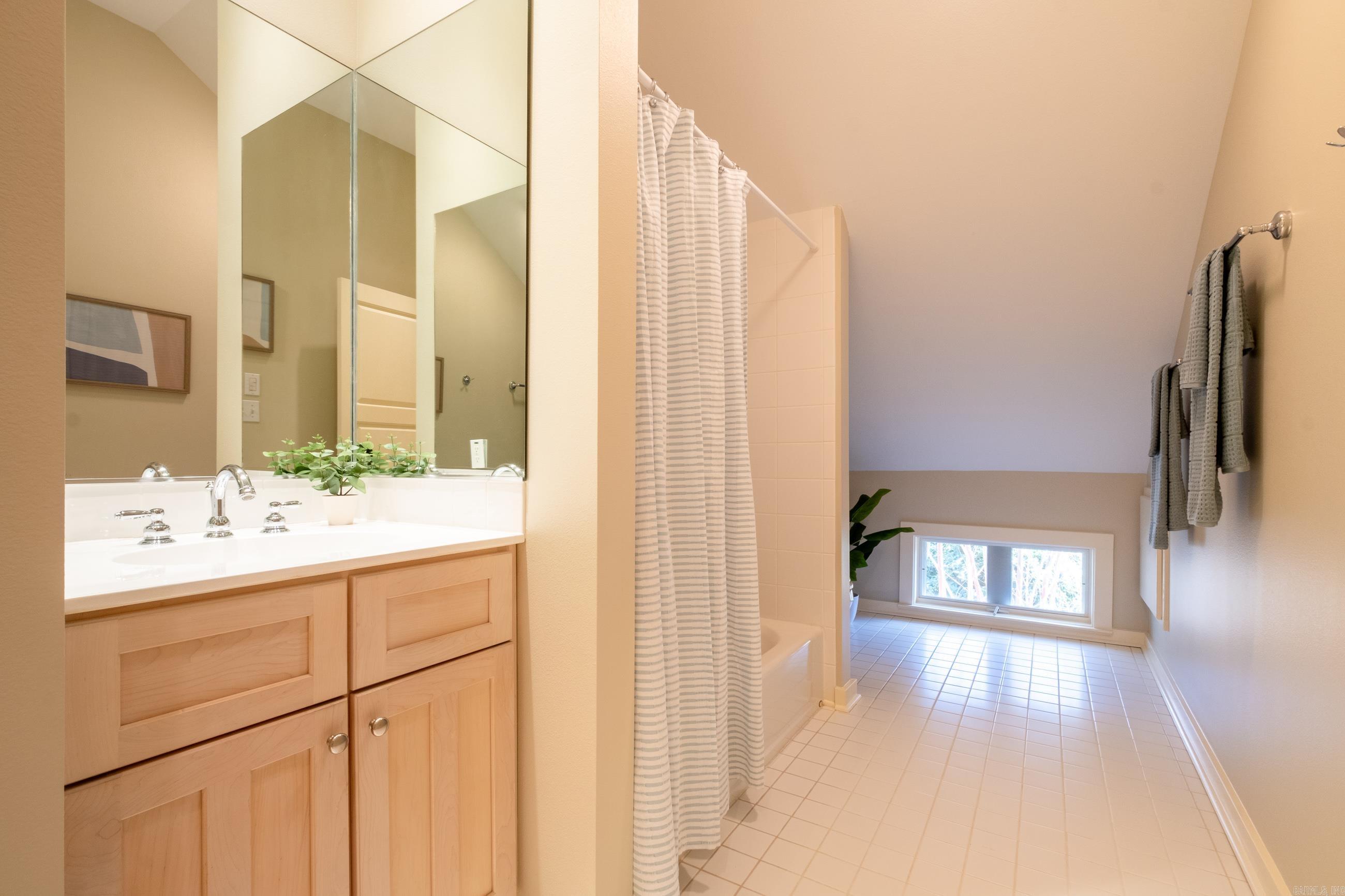 ST JOHNS PLACE ADDN - Residential