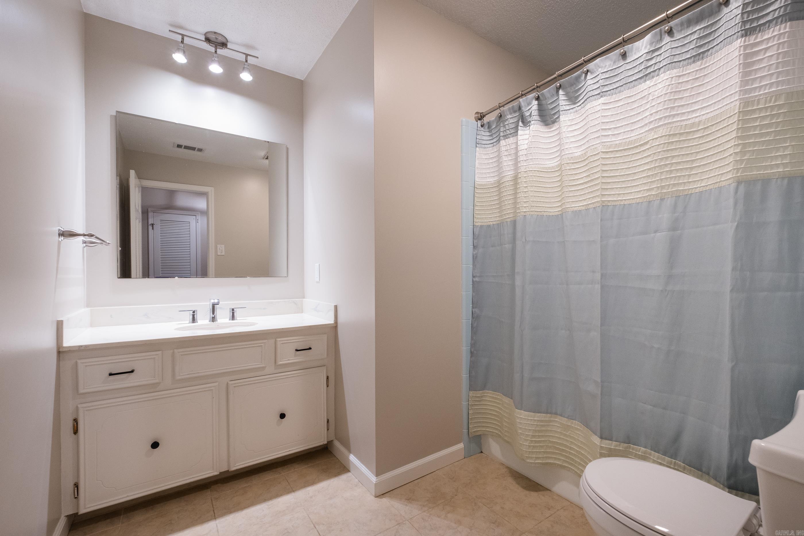 COLONY WEST - Residential