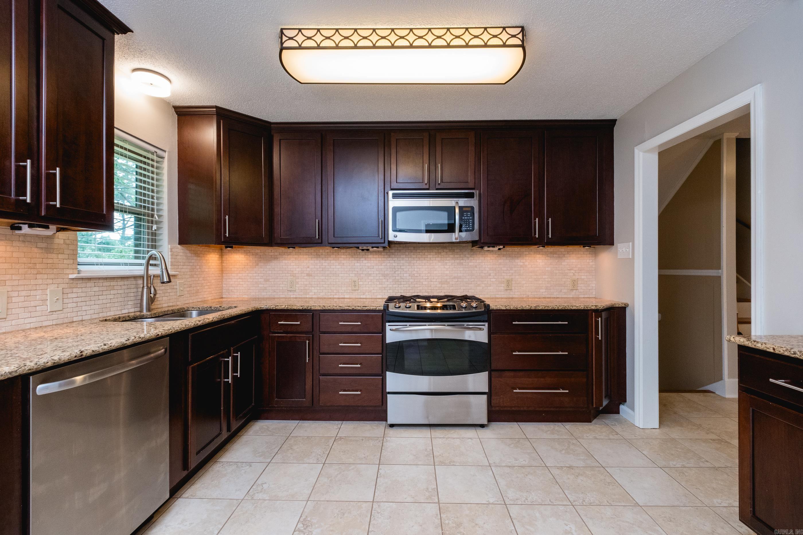 COLONY WEST - Residential