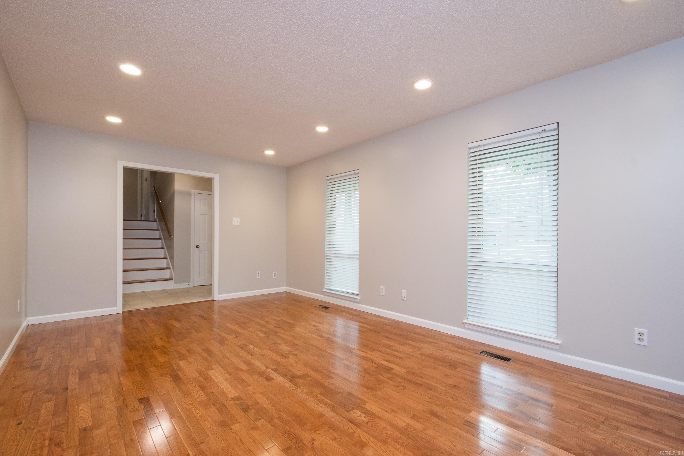 COLONY WEST - Residential