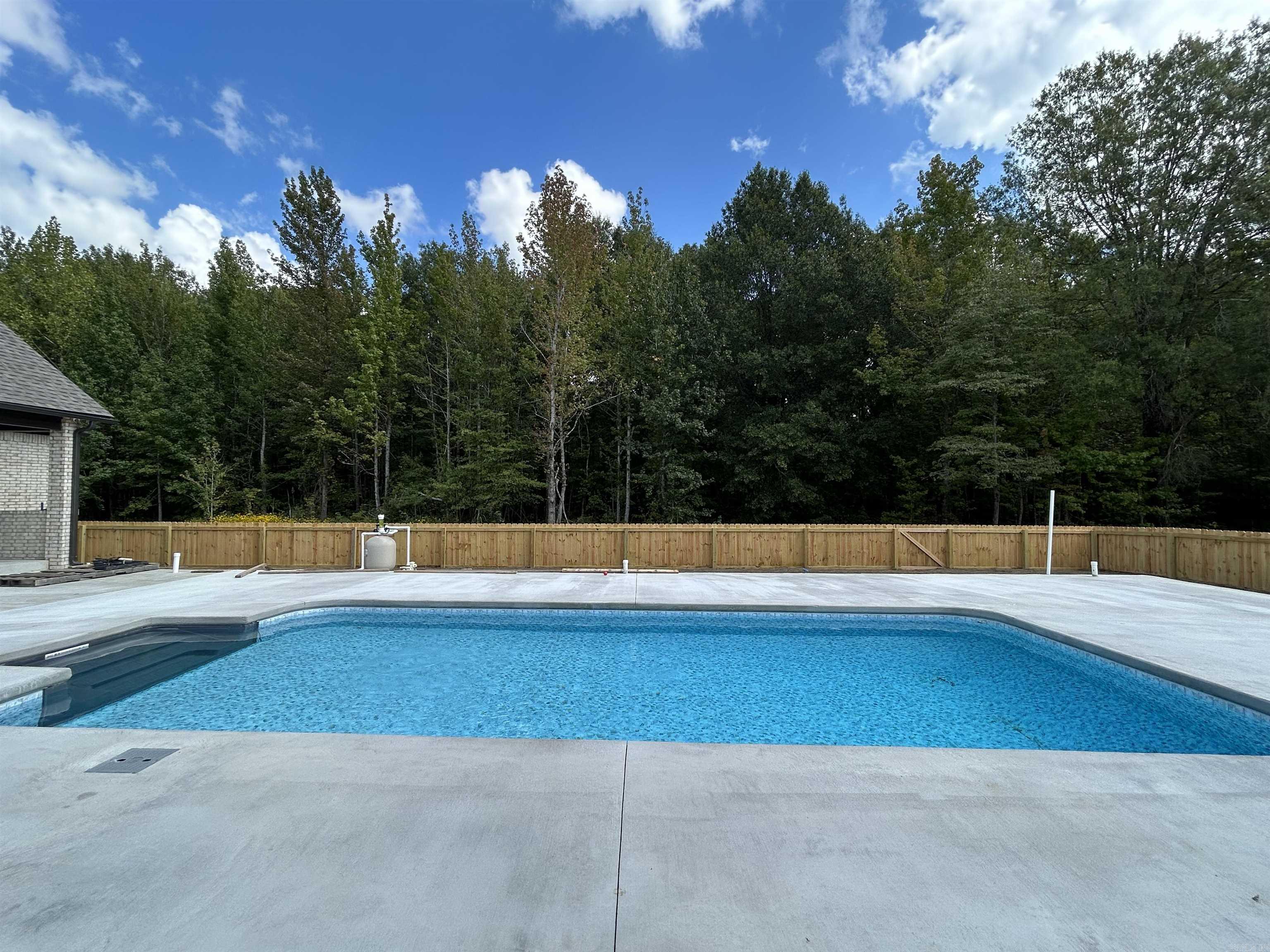 FOXWOOD ESTATES - Residential