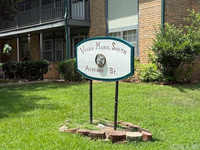 Discover the perfect blend of convenience and comfort! This spacious city townhouse/condo located in Villa Marie South is ideally located just minutes from downtown Hot Springs, premier shopping, diverse restaurants, and the exciting Oaklawn Casino & Racetrack. This 2bedroom, 2 bathroom ground level unit is spacious and roomy. Enjoy the elegance of and open kitchen, stainless appliances, with ample cabinet space. With its prime location, you're close to everything Hot Springs has to offer. This affordable gem is an excellent opportunity for first-time buyers or a lucrative investment for rental, short-term rental, or vacation getaways.