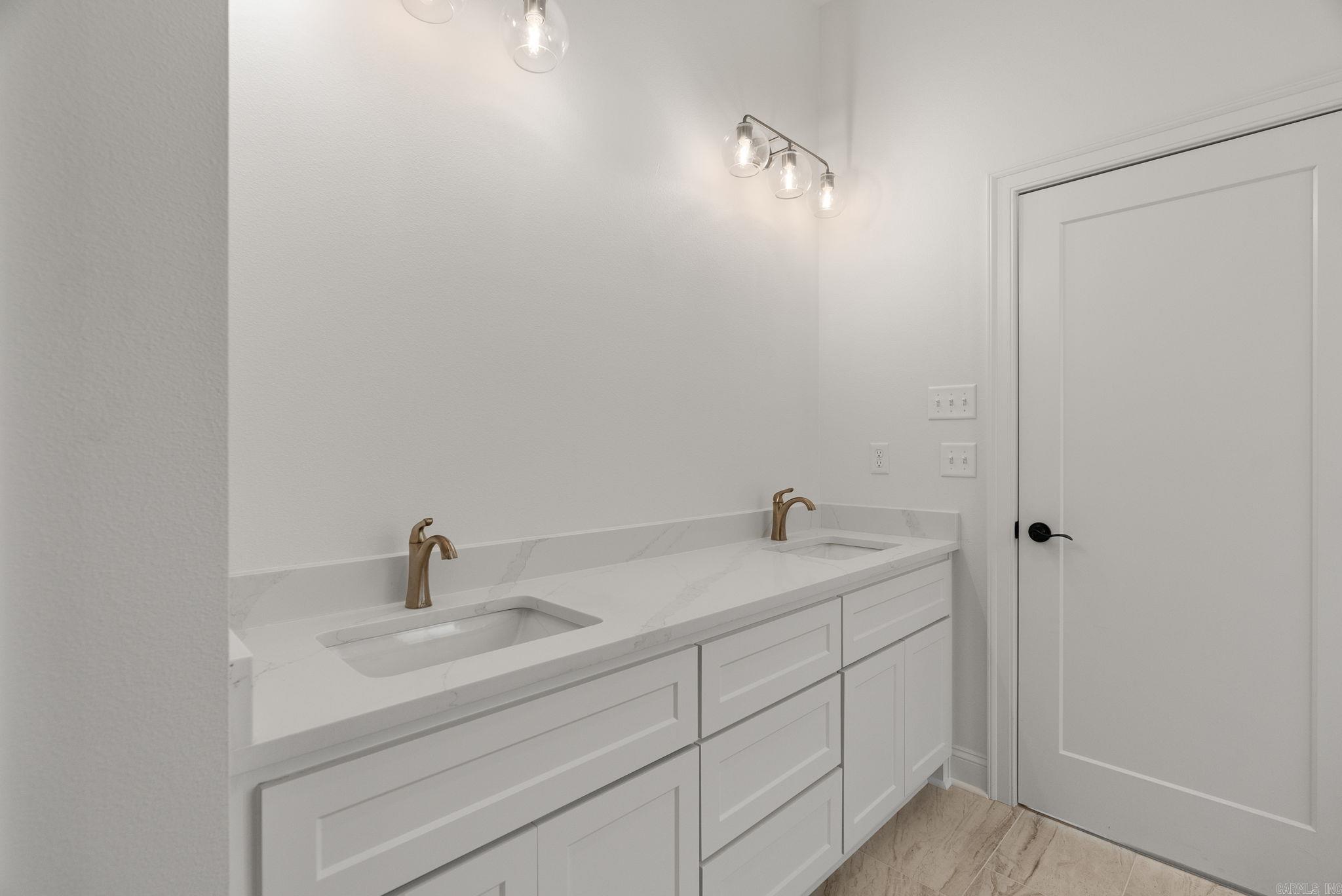 IVY PLACE - Residential