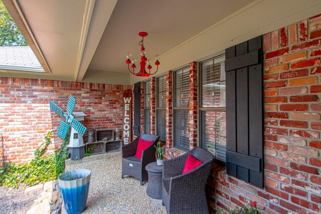 EAST MEADOW - Residential