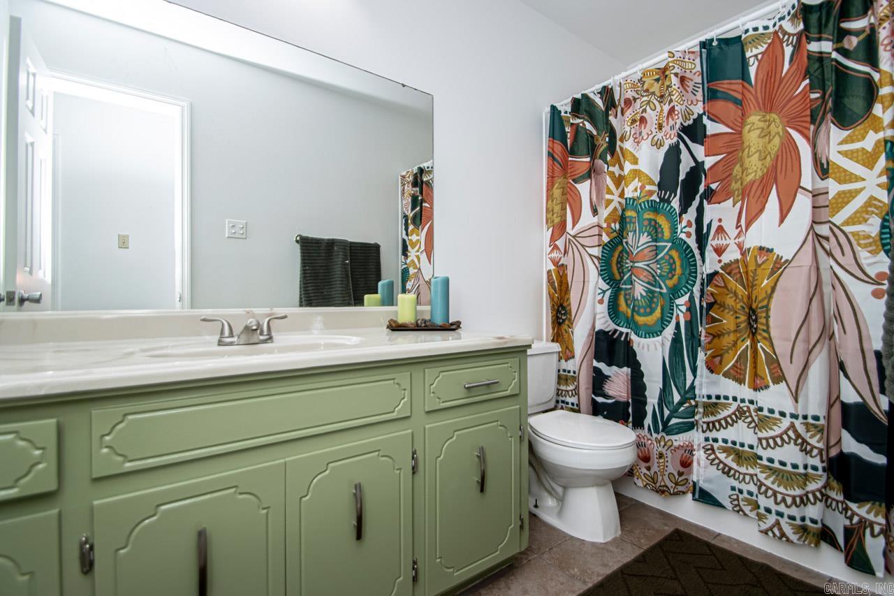 EAST MEADOW - Residential