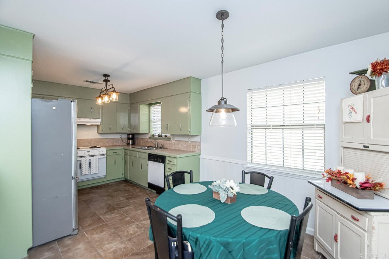 EAST MEADOW - Residential