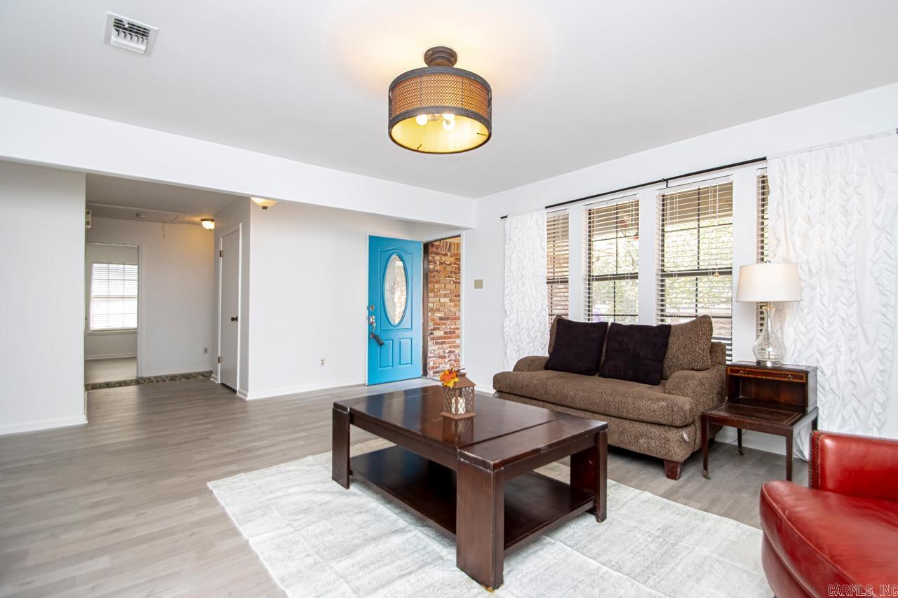 EAST MEADOW - Residential