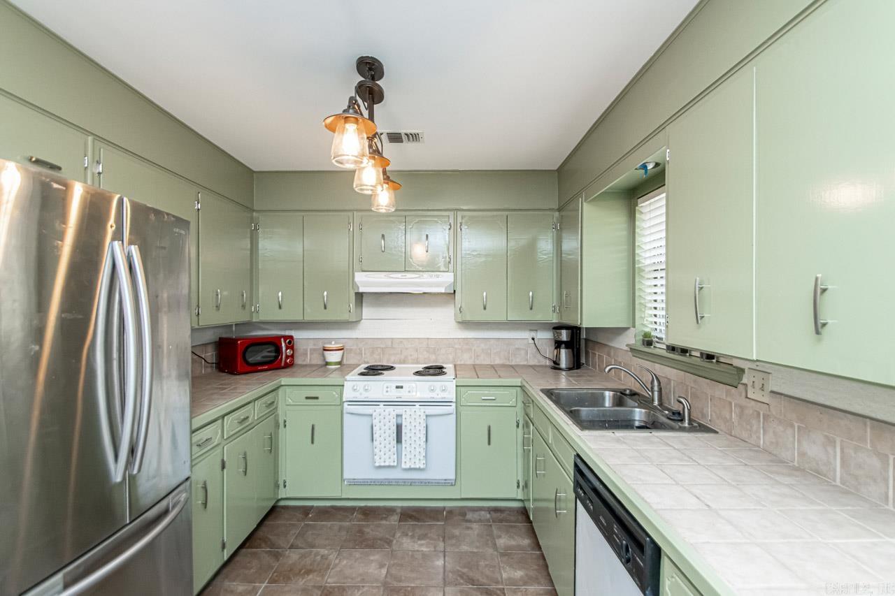 EAST MEADOW - Residential