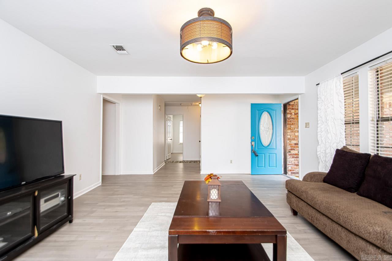 EAST MEADOW - Residential