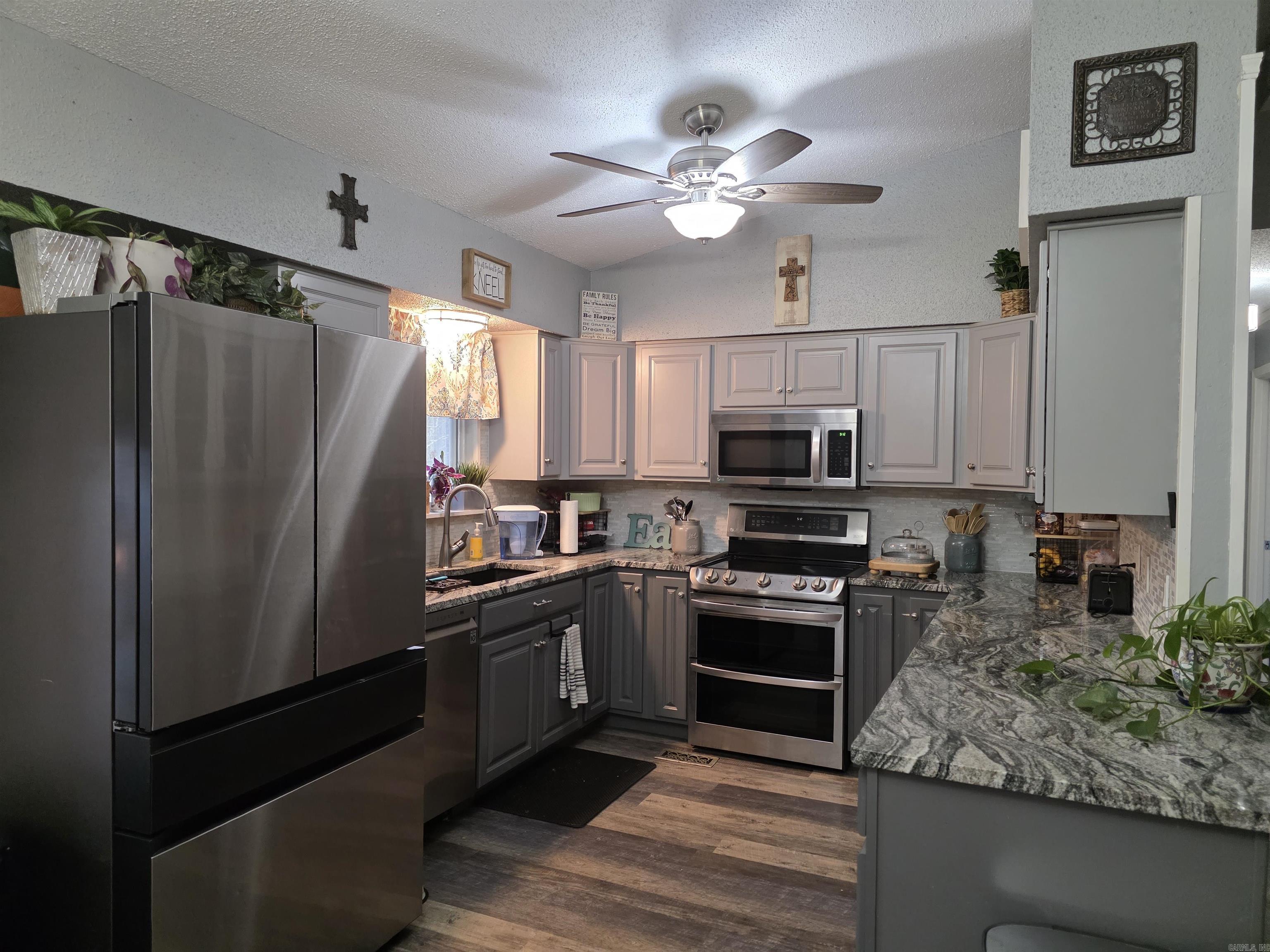 HAMILTON HILLS - Residential