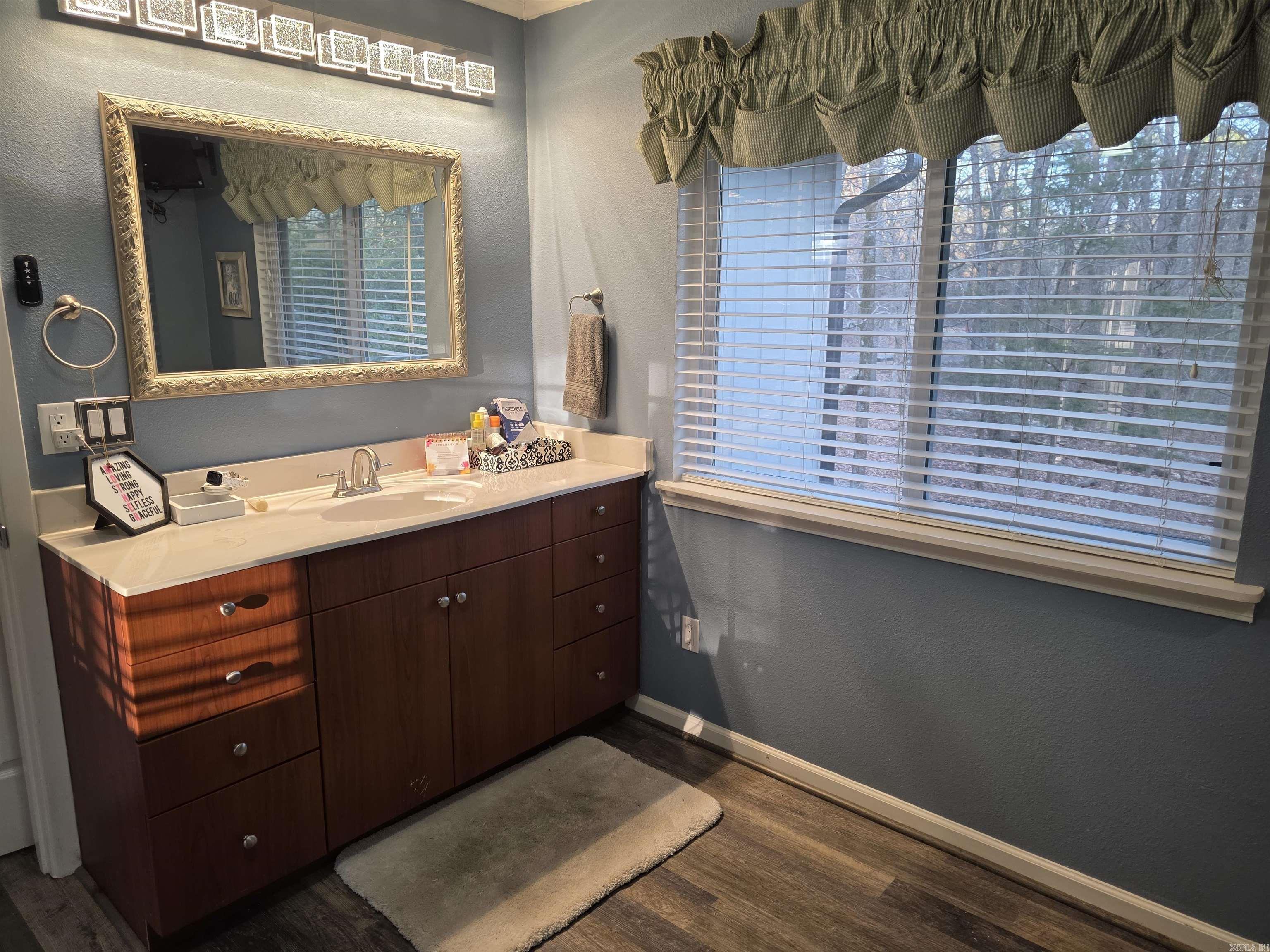 HAMILTON HILLS - Residential