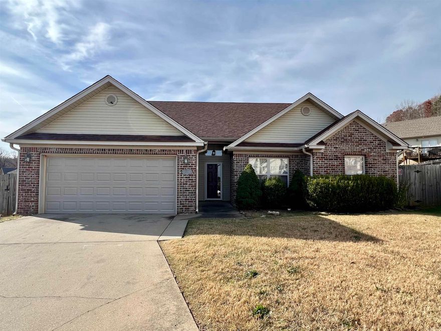 MOVE-IN READY! New Carpet! New Paint! Beautiful well kept 3 Bedroom, 2 Bath home located in Shannon Hills. With a huge yard that wraps around the property and a covered patio with a fan makes; it's perfect for any size family, entertaining or to simply enjoy the outdoors in peace. The master has a nice walk in closet, updated bathroom and plenty of space. With the split floor plan you will have plenty of privacy, quick access to the garage entry and Laundry room. The kitchen has lots of storage, ample counter space and all appliances convey! This is a must see and won't last long! Schedule your showing today.