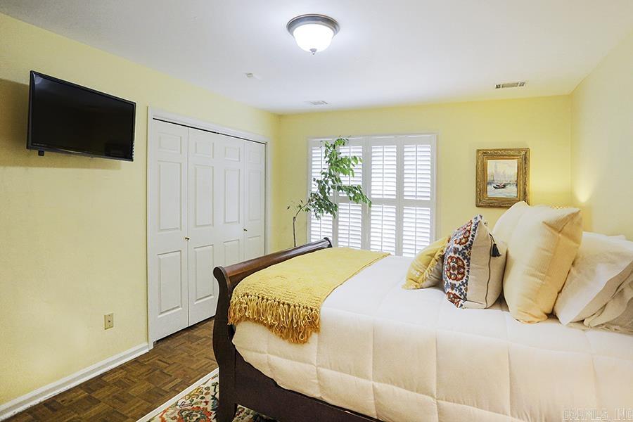 ANDOVER SQUARE - Residential