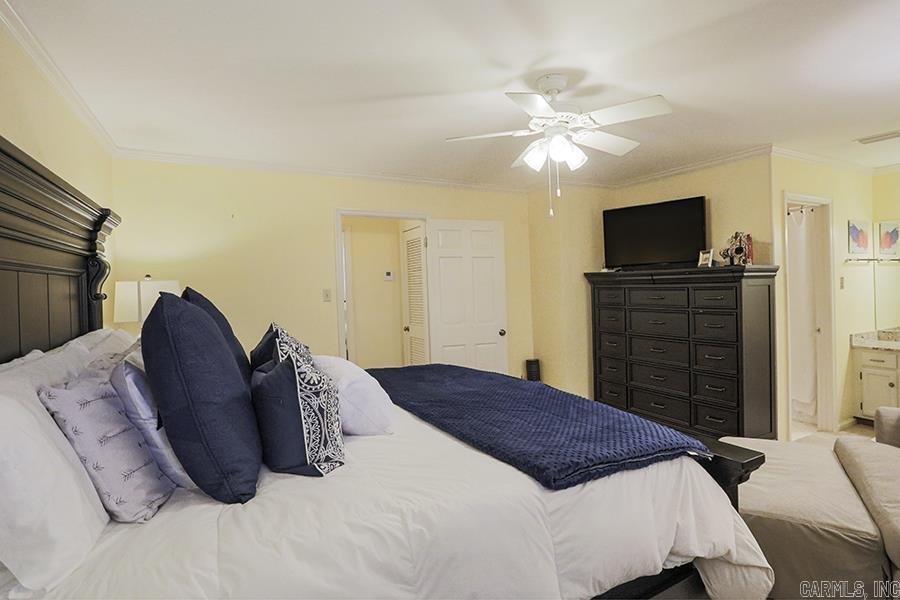 ANDOVER SQUARE - Residential