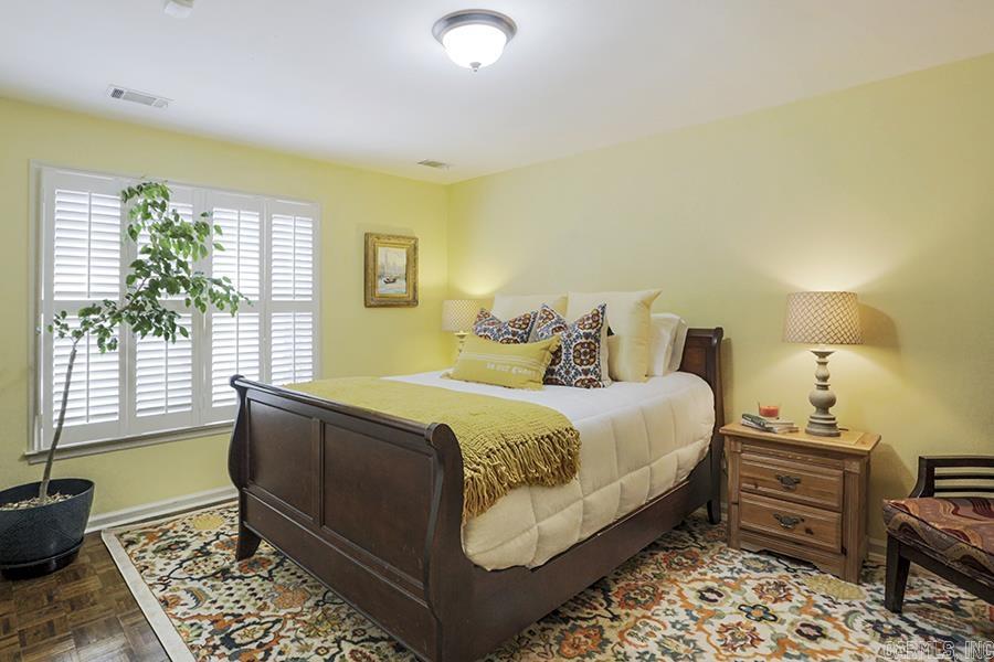 ANDOVER SQUARE - Residential