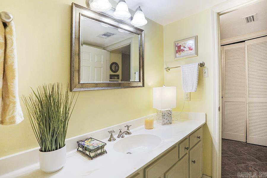 ANDOVER SQUARE - Residential