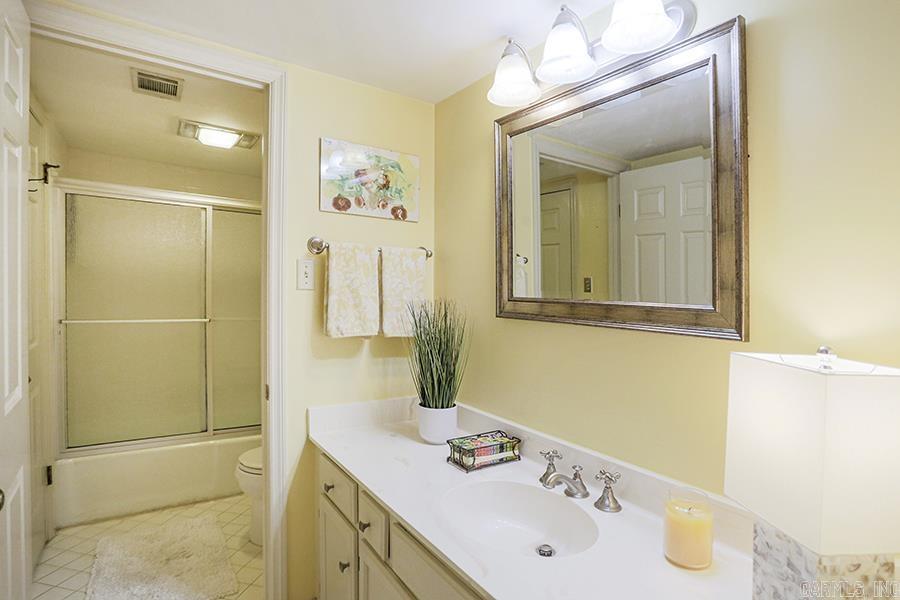 ANDOVER SQUARE - Residential