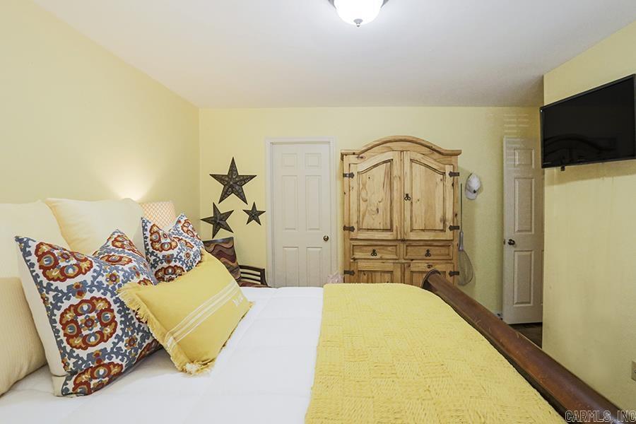 ANDOVER SQUARE - Residential