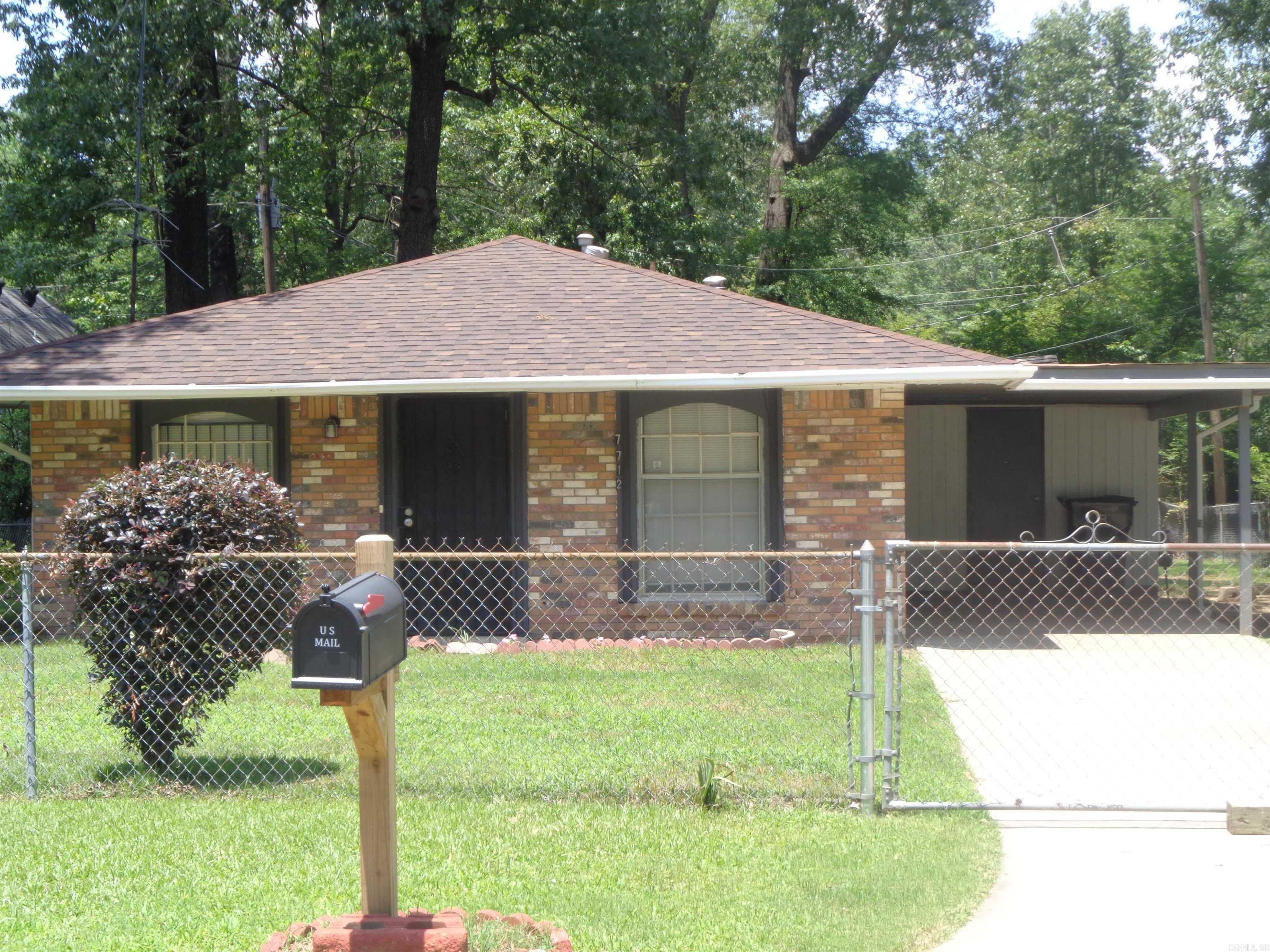 Nice 3-bedroom house fully fenced with 1 & 1/2 baths. Large backyard, and the kitchen stove furnished. Refrigerator on site only. NO Pets or animals allowed at the property. Housing Section 8 Tenants accepted., Lawn care is provided.