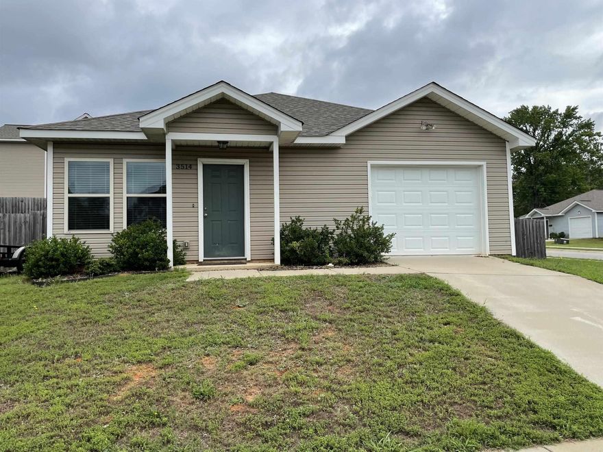 3 bedroom, 2 bathroom house with open floor plan. Fenced in back yard. One car garage.