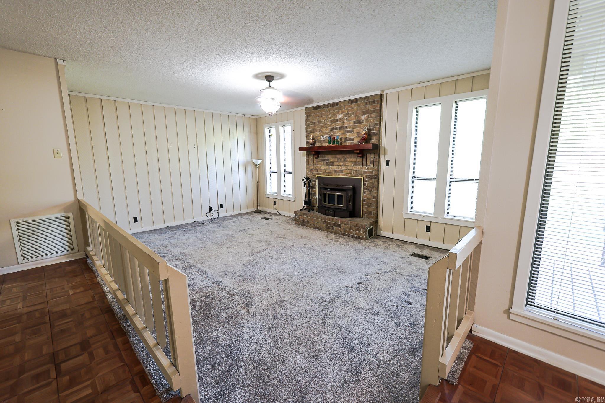 OAK MANOR - Residential