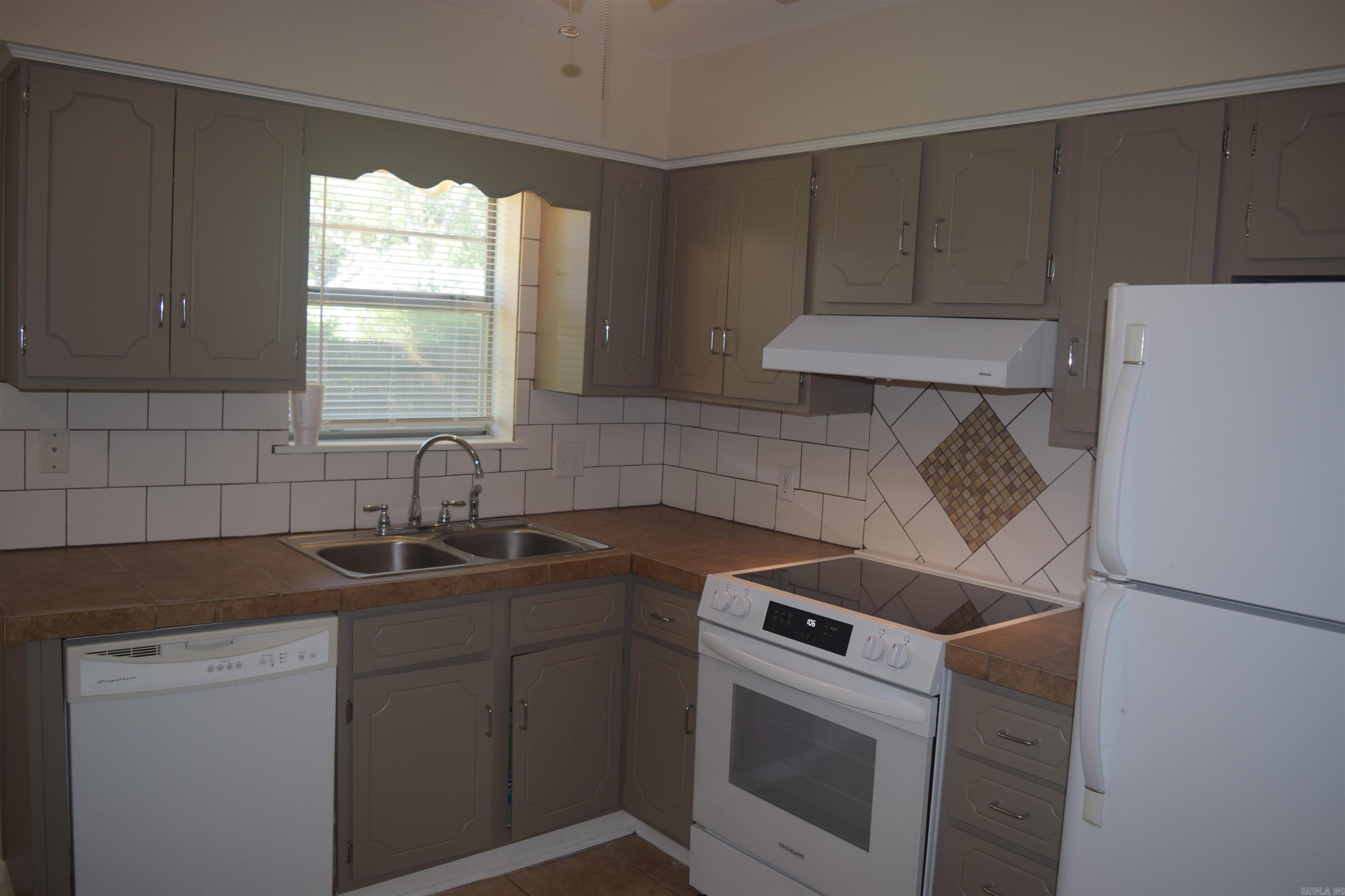 THE MEADOWS - Residential