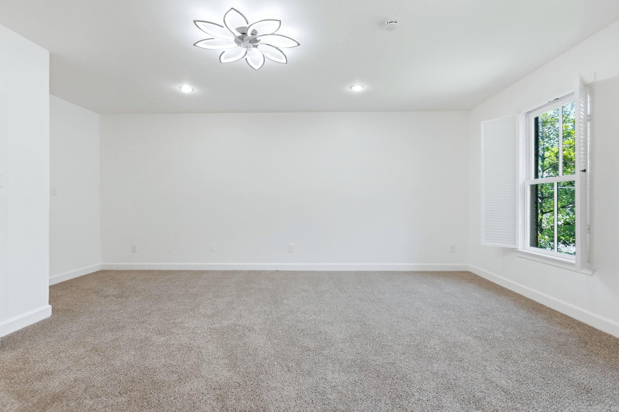 PLEASANT VALLEY ESTATES - Residential