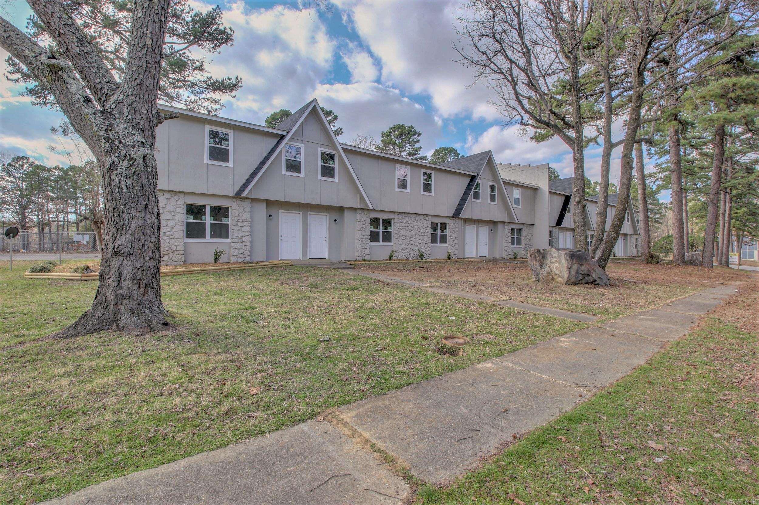 Beautiful completely remodeled townhome! 3 bedrooms upstairs with an open concept kitchen and living area downstairs! Washer and dryer hook-ups. Vinyl plank throughout!