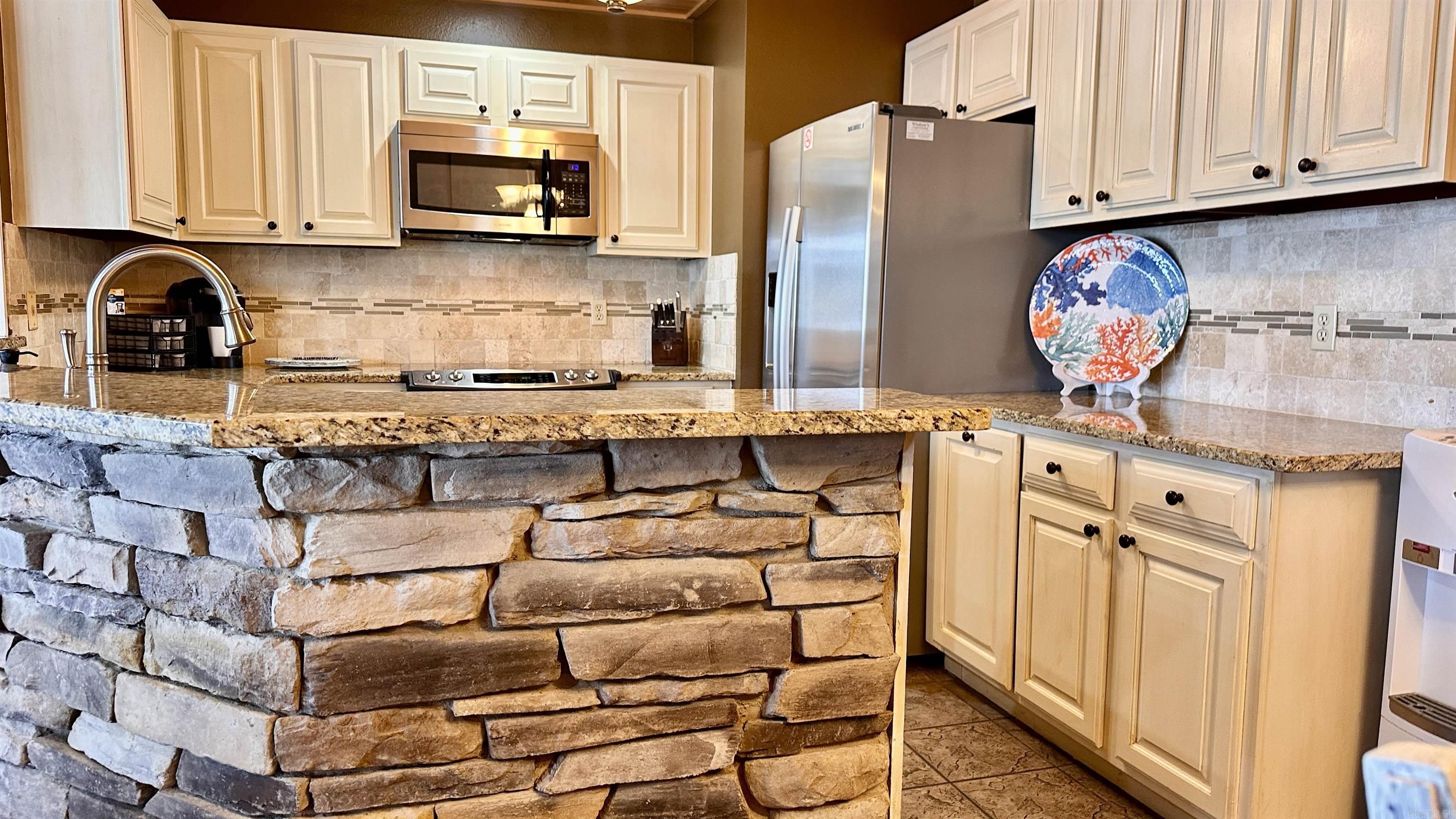LAKE PORT HPR - Residential